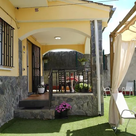 Casa Con Piscina Y Jardin Cerca De Casa de vacances *