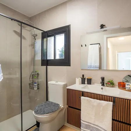 Casa Con Piscina Y Jardin Cerca De