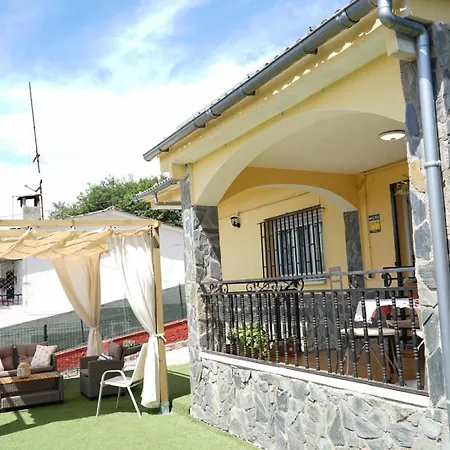 Casa de vacances Casa Con Piscina Y Jardin Cerca De